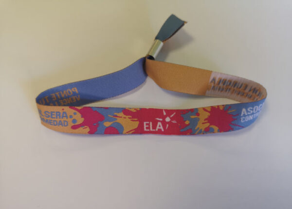 Bonita pulsera multicolor de tela bordada con cierre metalico ELA España